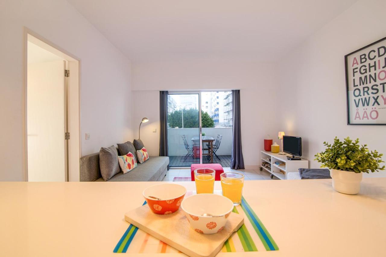Modern Apartment By The Sea Quarteira Esterno foto